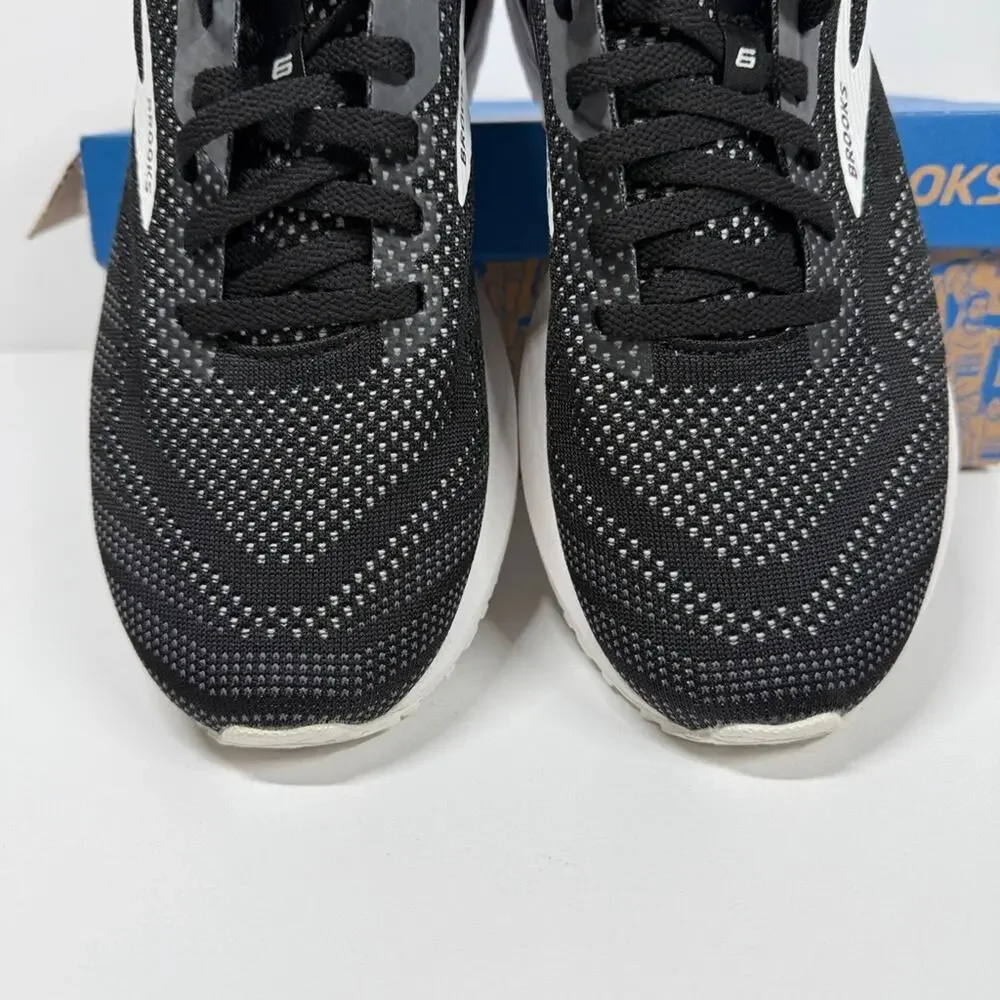 NIB •Brooks men’s Revel 6 Neutral Running Shoe Size: 8